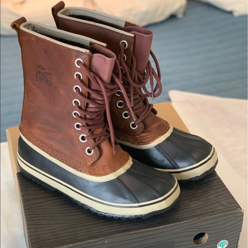 Women’s NWOT Sorel 1964 Premium Leather snow boot, Size 9